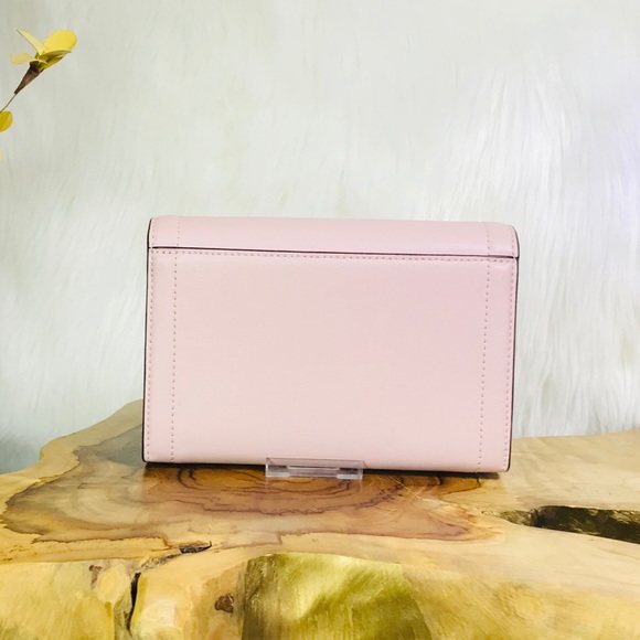 Michael Kors Kinsley Medium Wallet Crossbody Bag - Picture 4 of 8